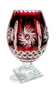 Kristall-Rubin-Vase auf einem Bein Olivenmühle