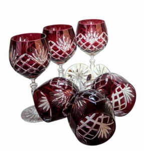 Elegante rubinrote Kristall-Weingläser – Handgefertigt & Handgeschliffen – Ananas-Muster (280 ml)